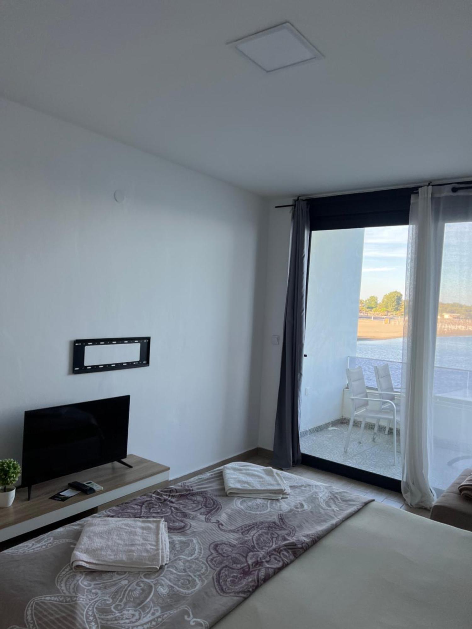 Sea Star Apartments อุลซิน ภายนอก รูปภาพ